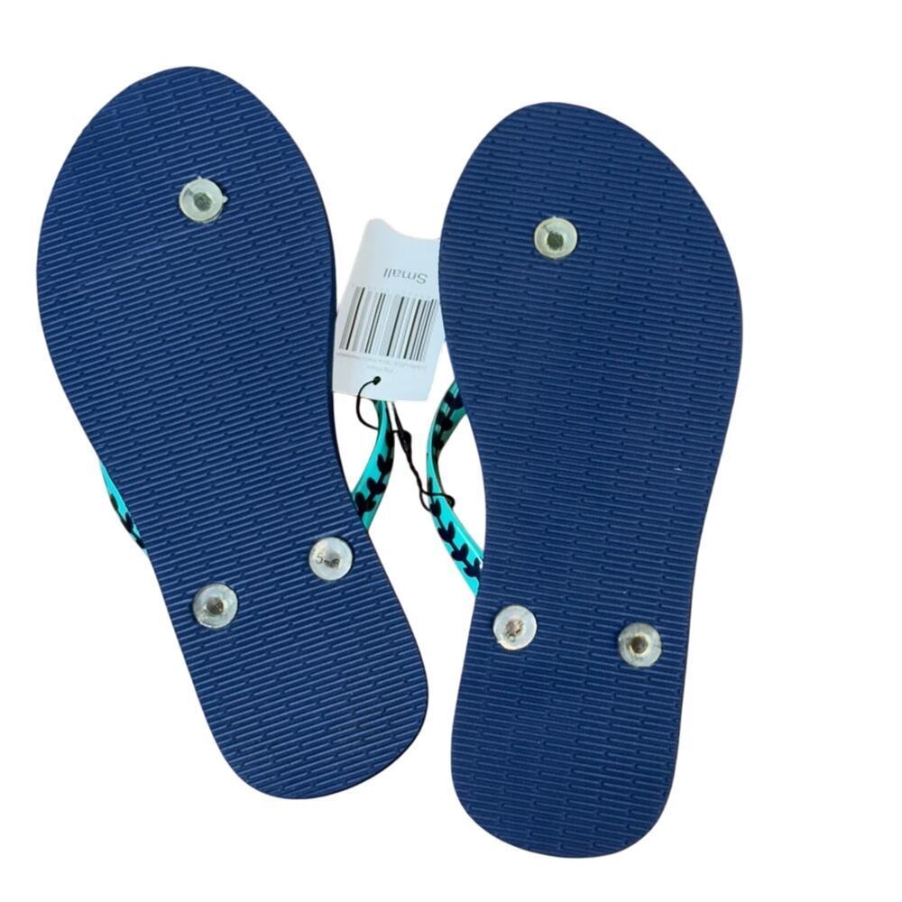 Vera Bradley Medallion Flip Flops Blue Island Size Small ( 5-6) - Picture 4 of 5